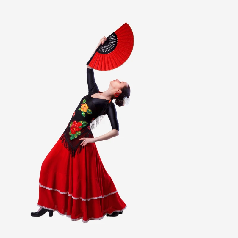 Clases de Flamenco Infantil en Madrid Niña con vestuario tradicional de flamenca durante su clase en Factory Ballet, Madrid
